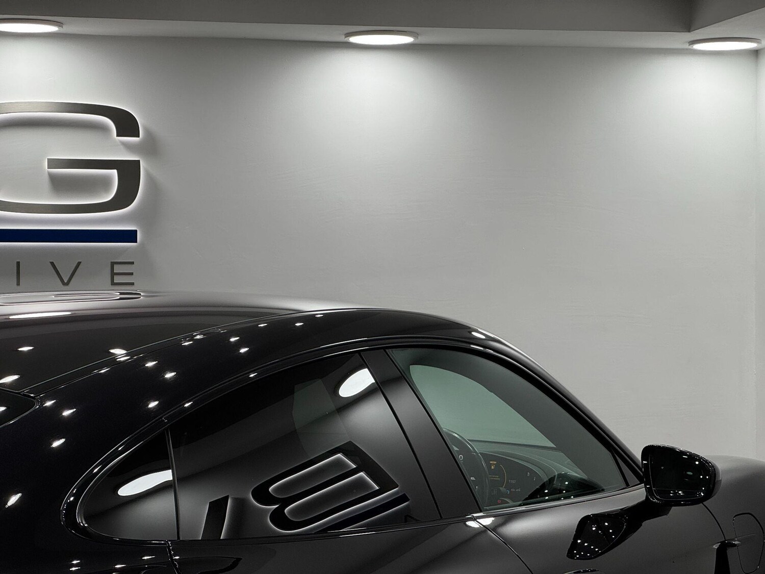 Used Porsche Taycan 2020 for sale - 76633039: Photo 25