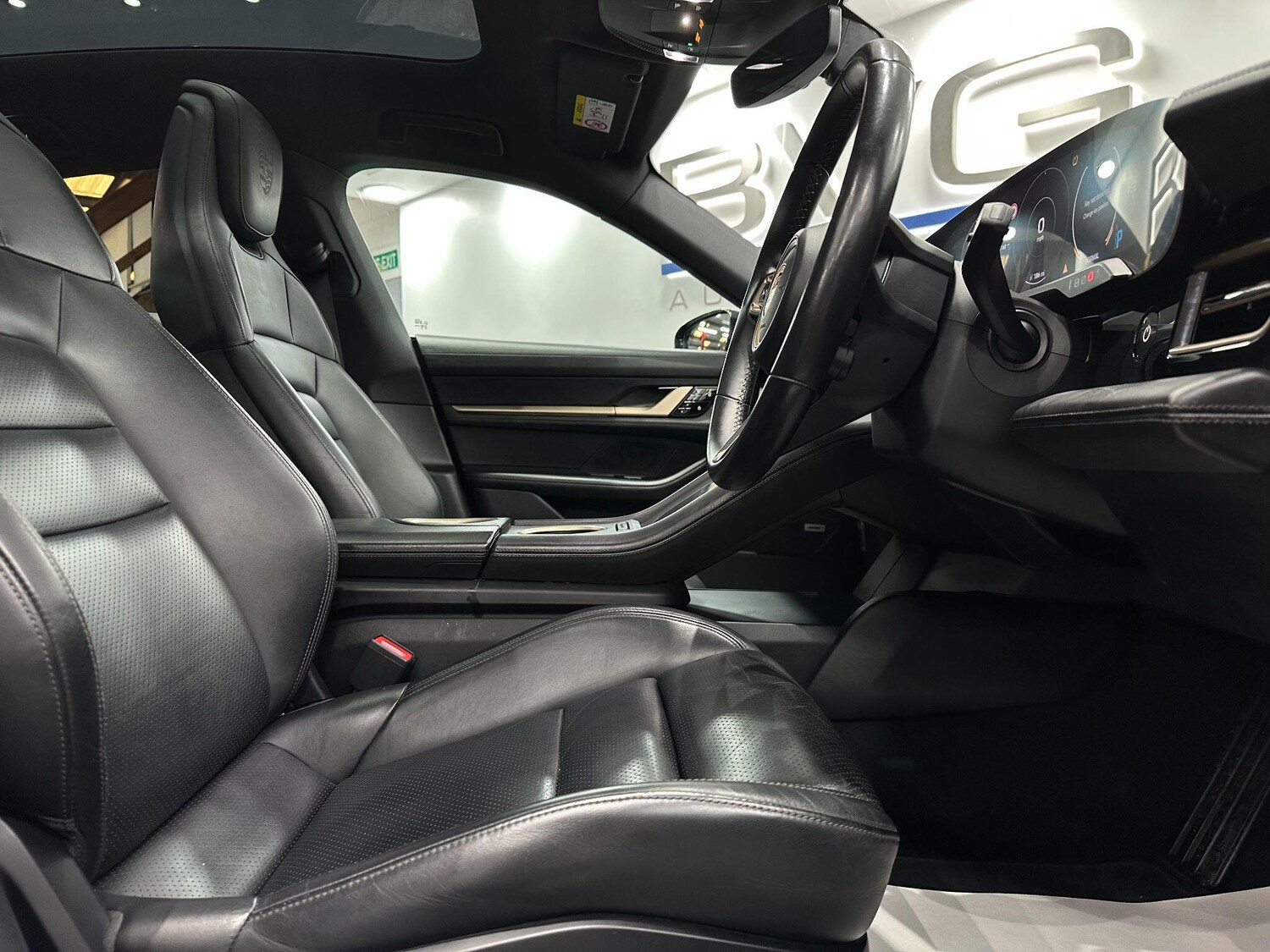 Used Porsche Taycan 2020 for sale - 76633039: Photo 36