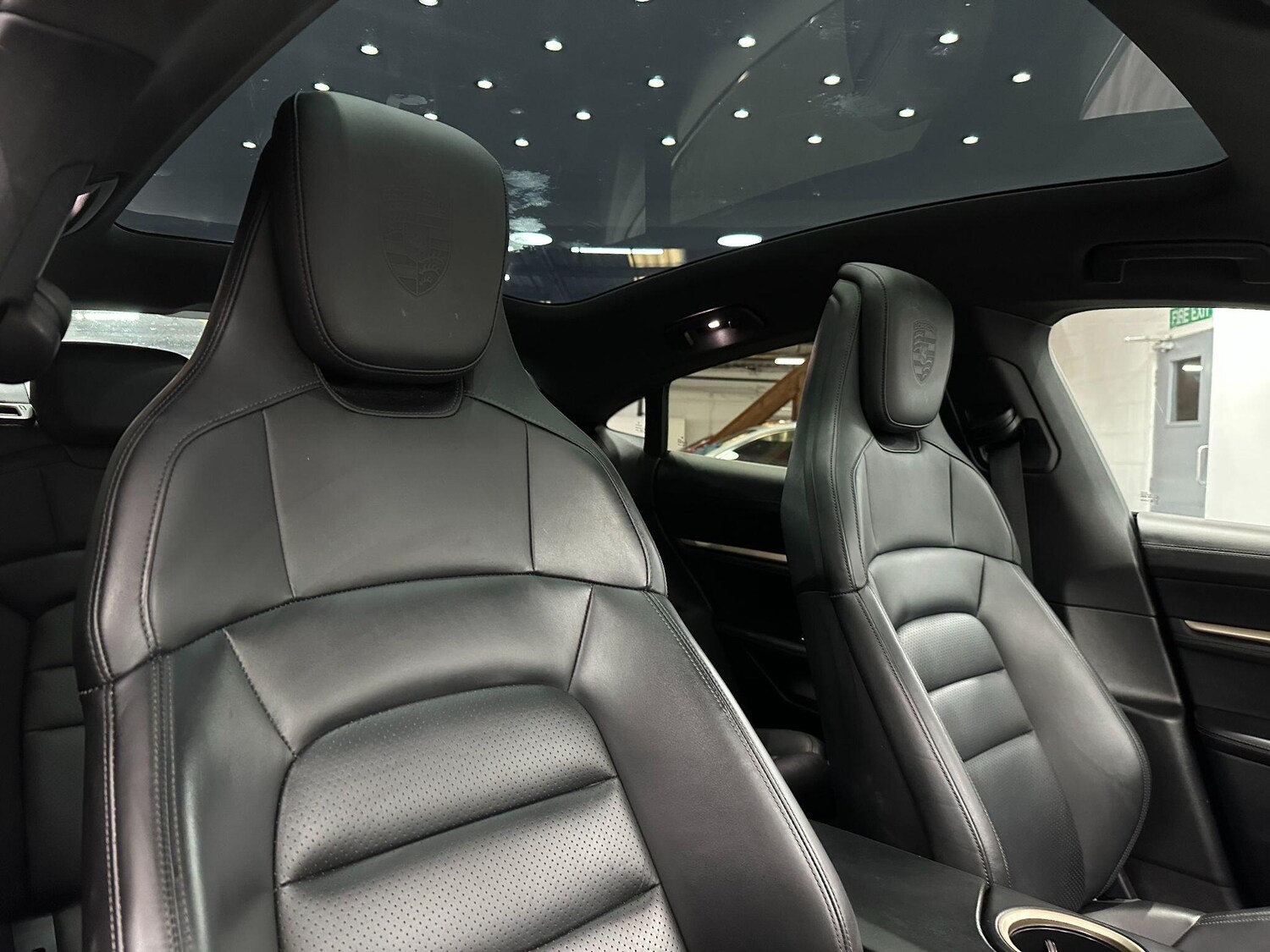 Used Porsche Taycan 2020 for sale - 76633039: Photo 37