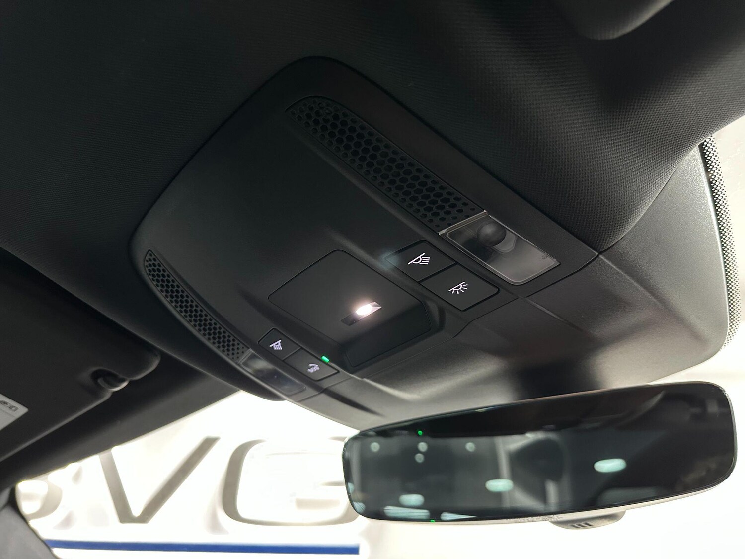 Used Porsche Taycan 2020 for sale - 76633039: Photo 43