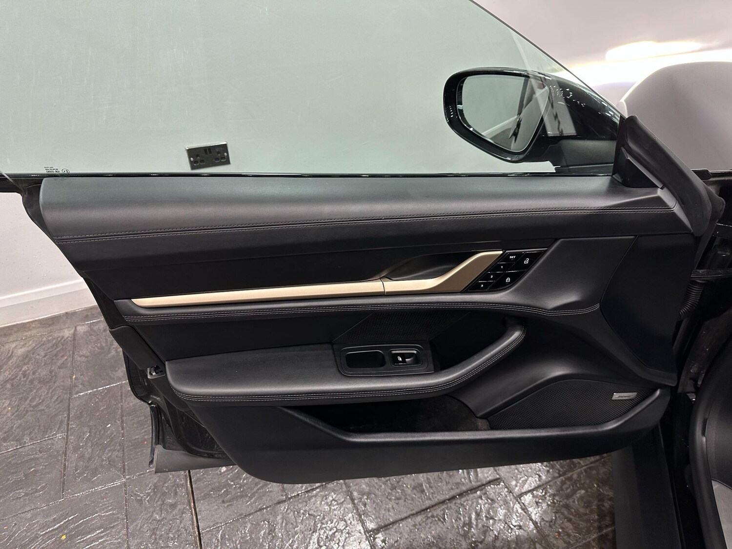 Used Porsche Taycan 2020 for sale - 76633039: Photo 74