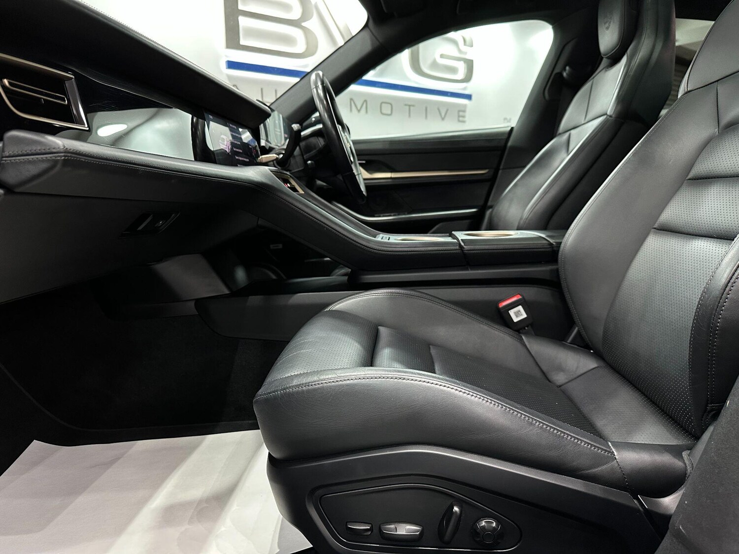 Used Porsche Taycan 2020 for sale - 76633039: Photo 78