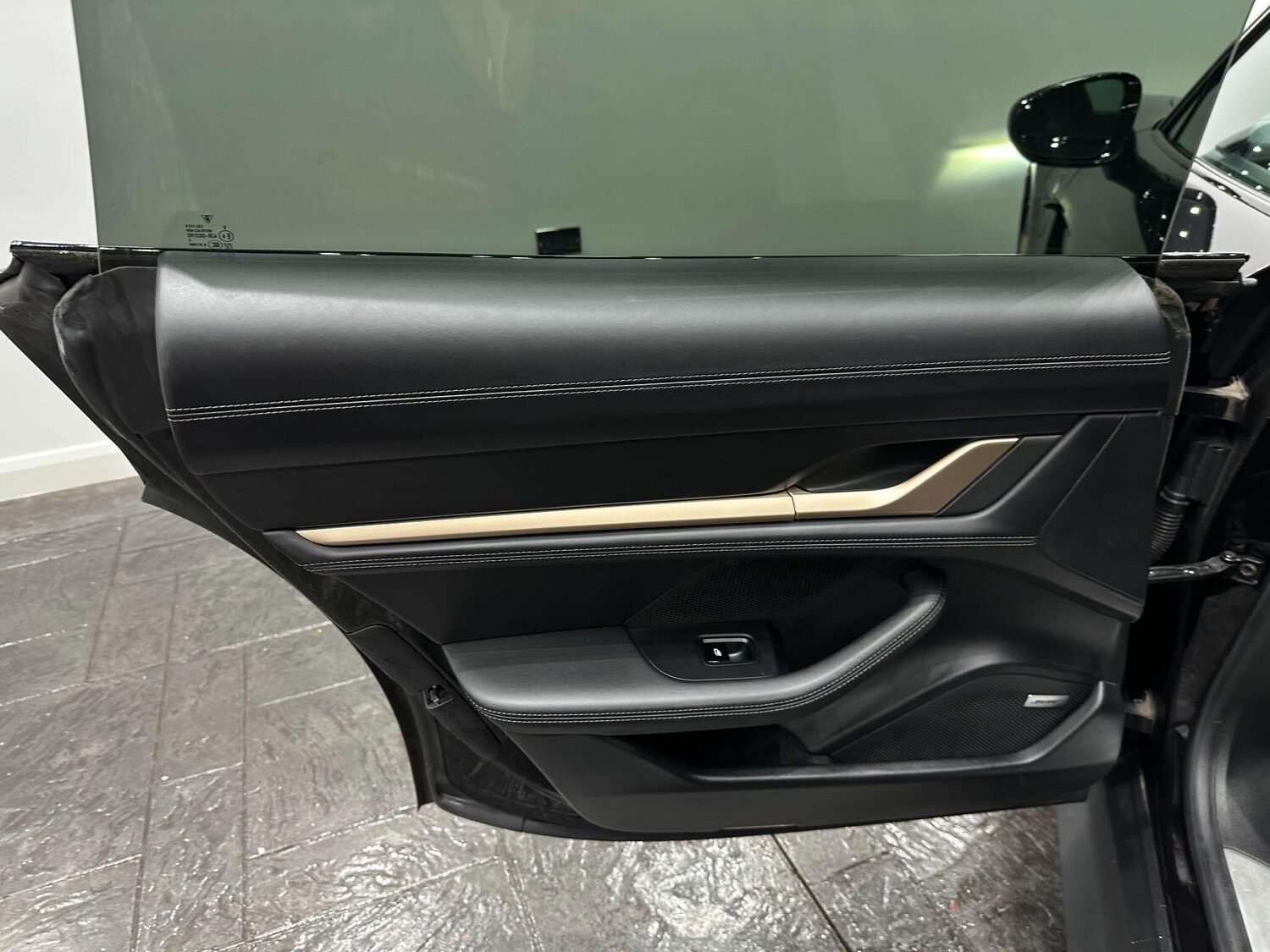 Used Porsche Taycan 2020 for sale - 76633039: Photo 80