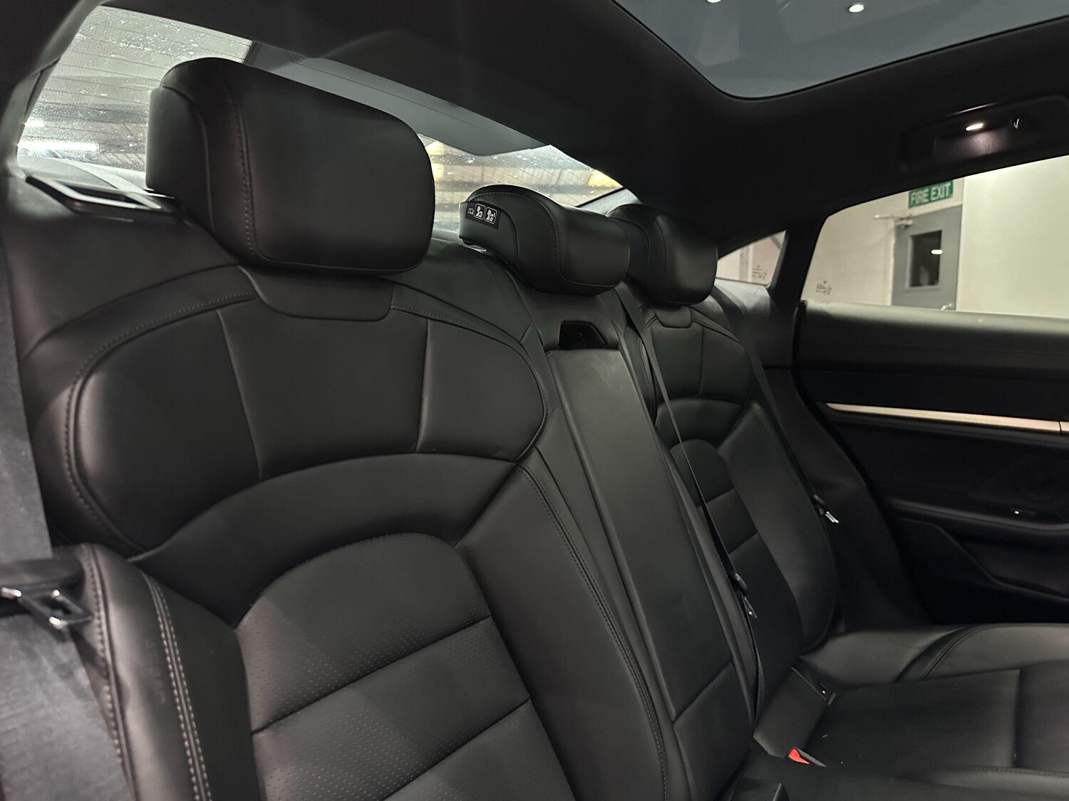 Used Porsche Taycan 2020 for sale - 76633039: Photo 86