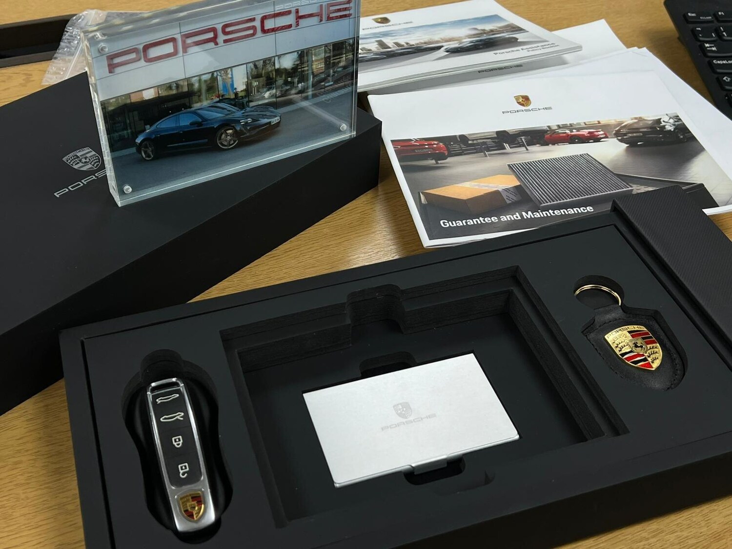 Used Porsche Taycan 2020 for sale - 76633039: Photo 88