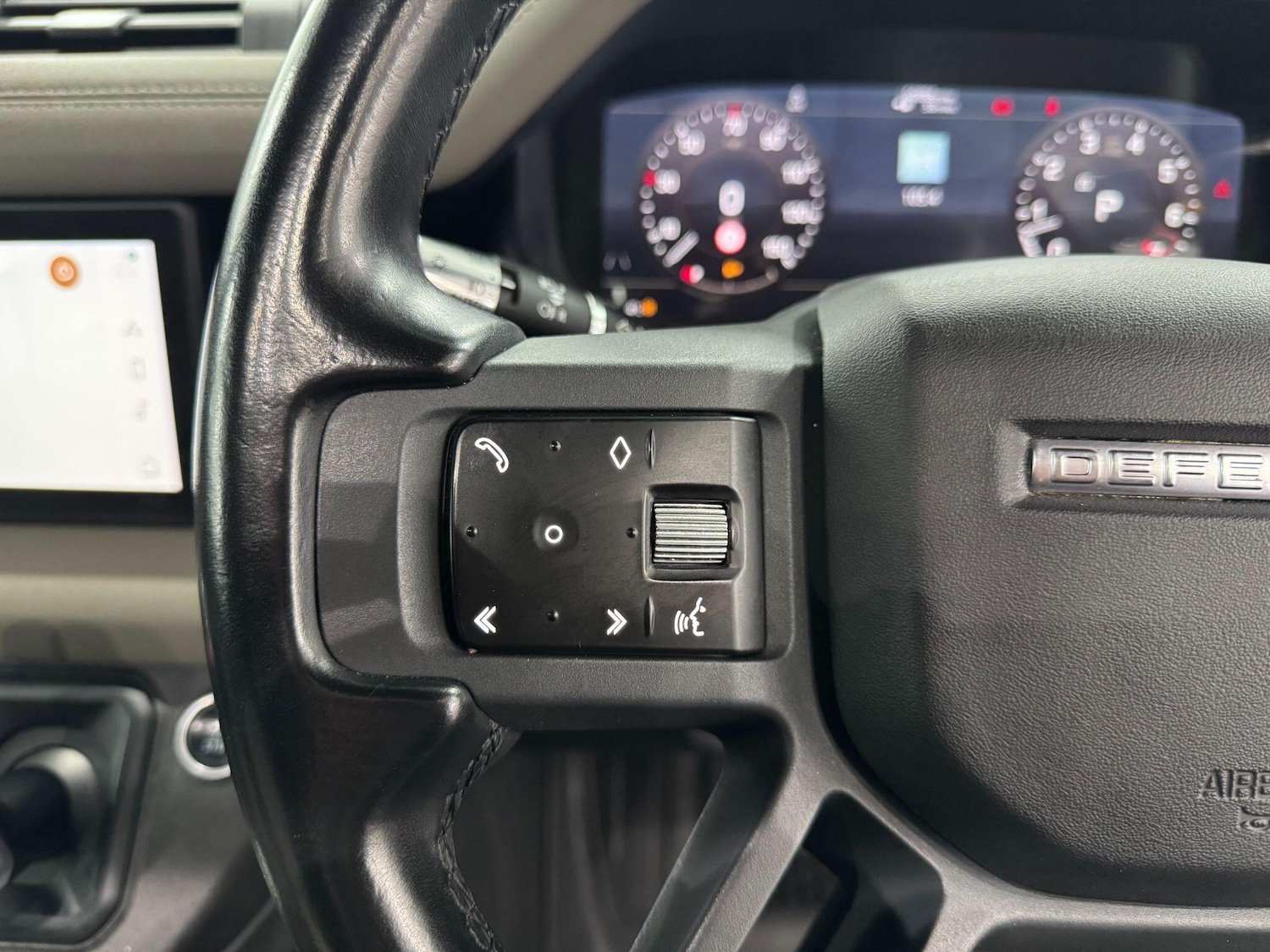 Used Land Rover Defender 110 2021 for sale - 77155392: Photo 21