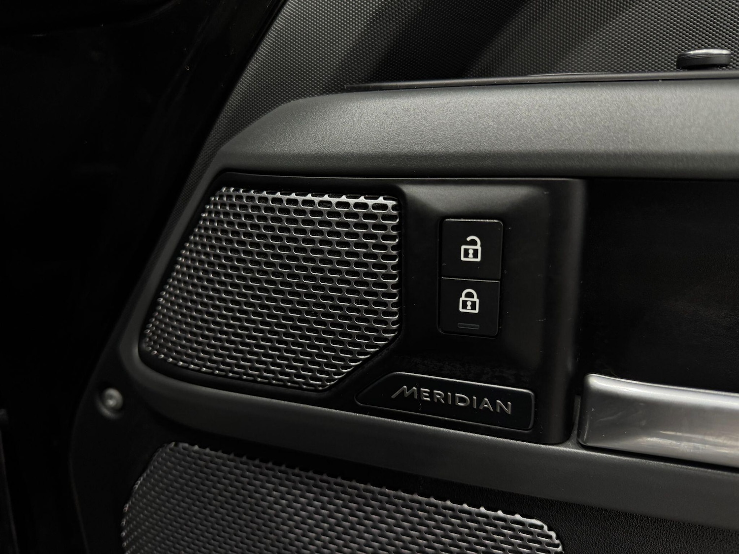 Used Land Rover Defender 110 2021 for sale - 77155392: Photo 25