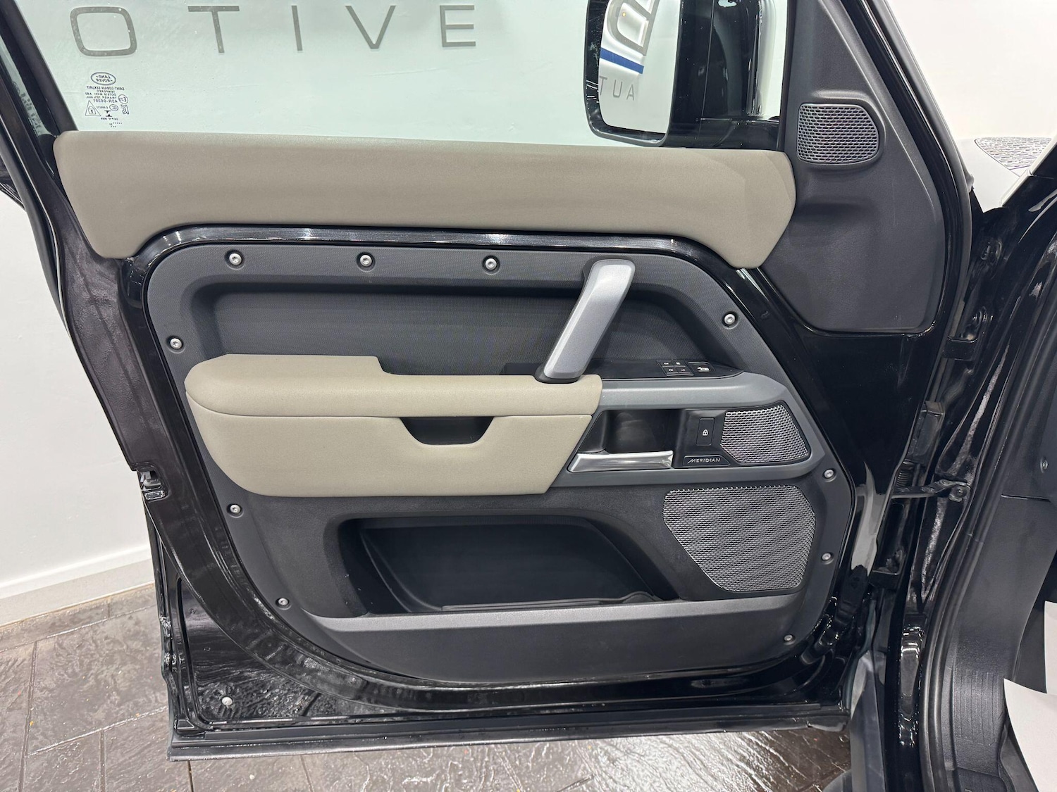 Used Land Rover Defender 110 2021 for sale - 77155392: Photo 26