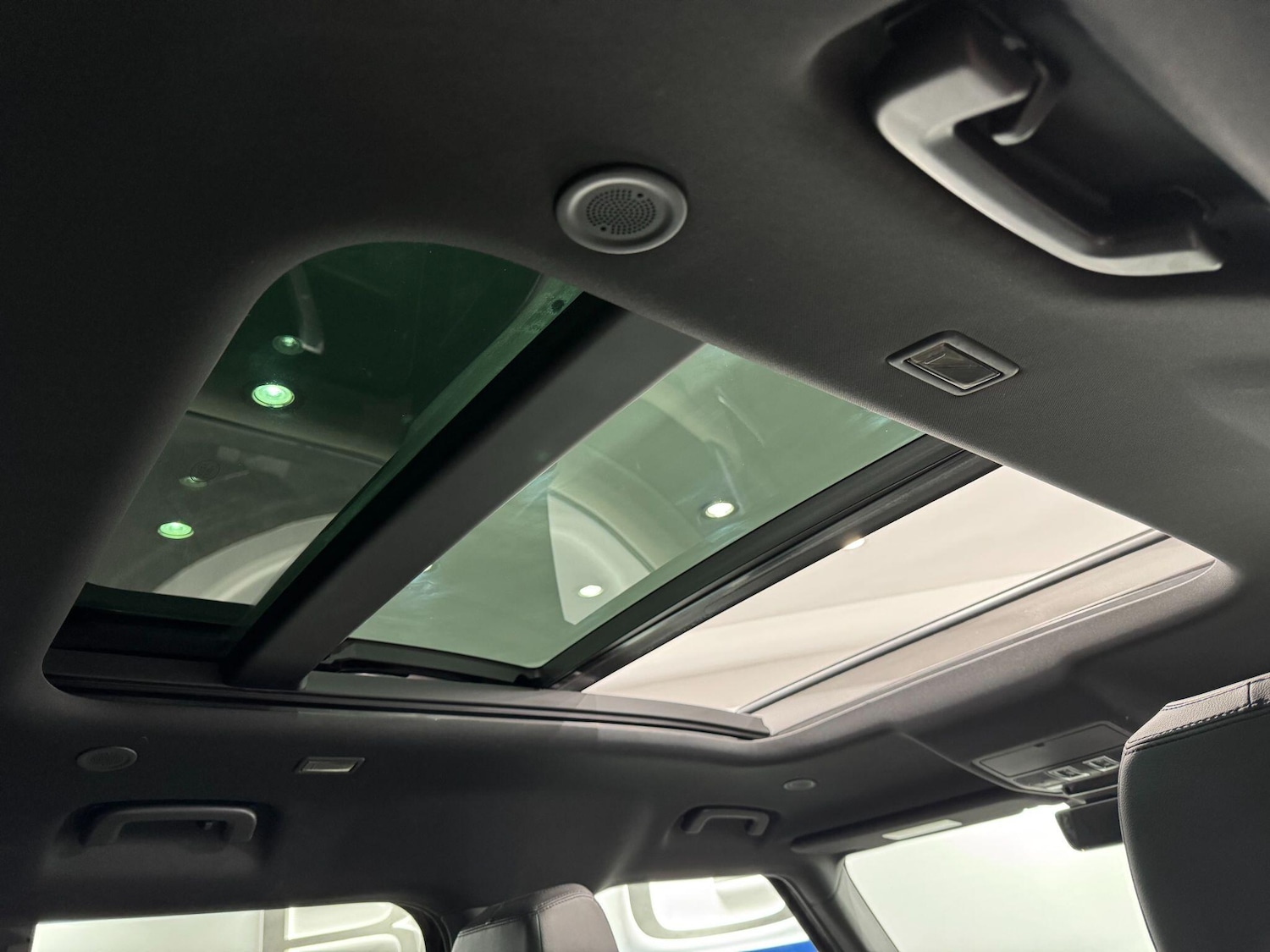 Used Land Rover Defender 110 2021 for sale - 77155392: Photo 30