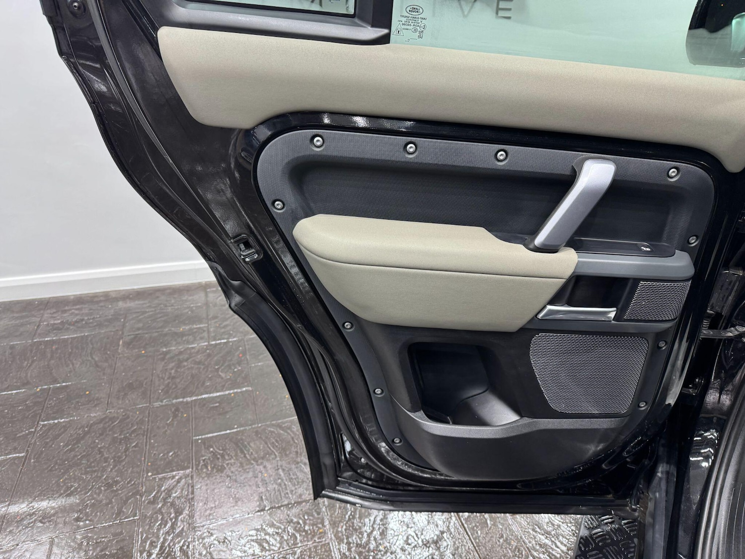 Used Land Rover Defender 110 2021 for sale - 77155392: Photo 31