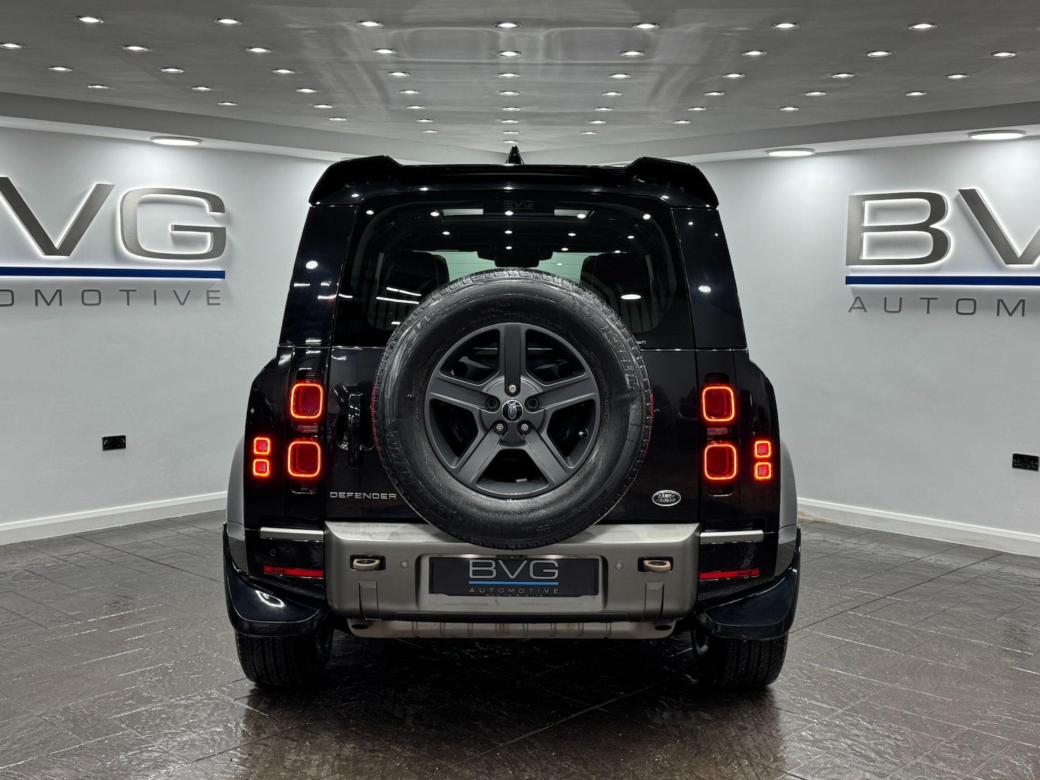 Used Land Rover Defender 110 2021 for sale - 77155392: Photo 4