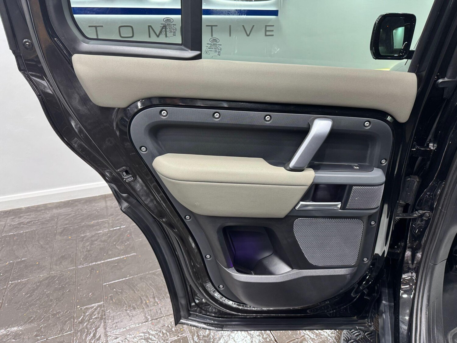 Used Land Rover Defender 110 2021 for sale - 77155392: Photo 55