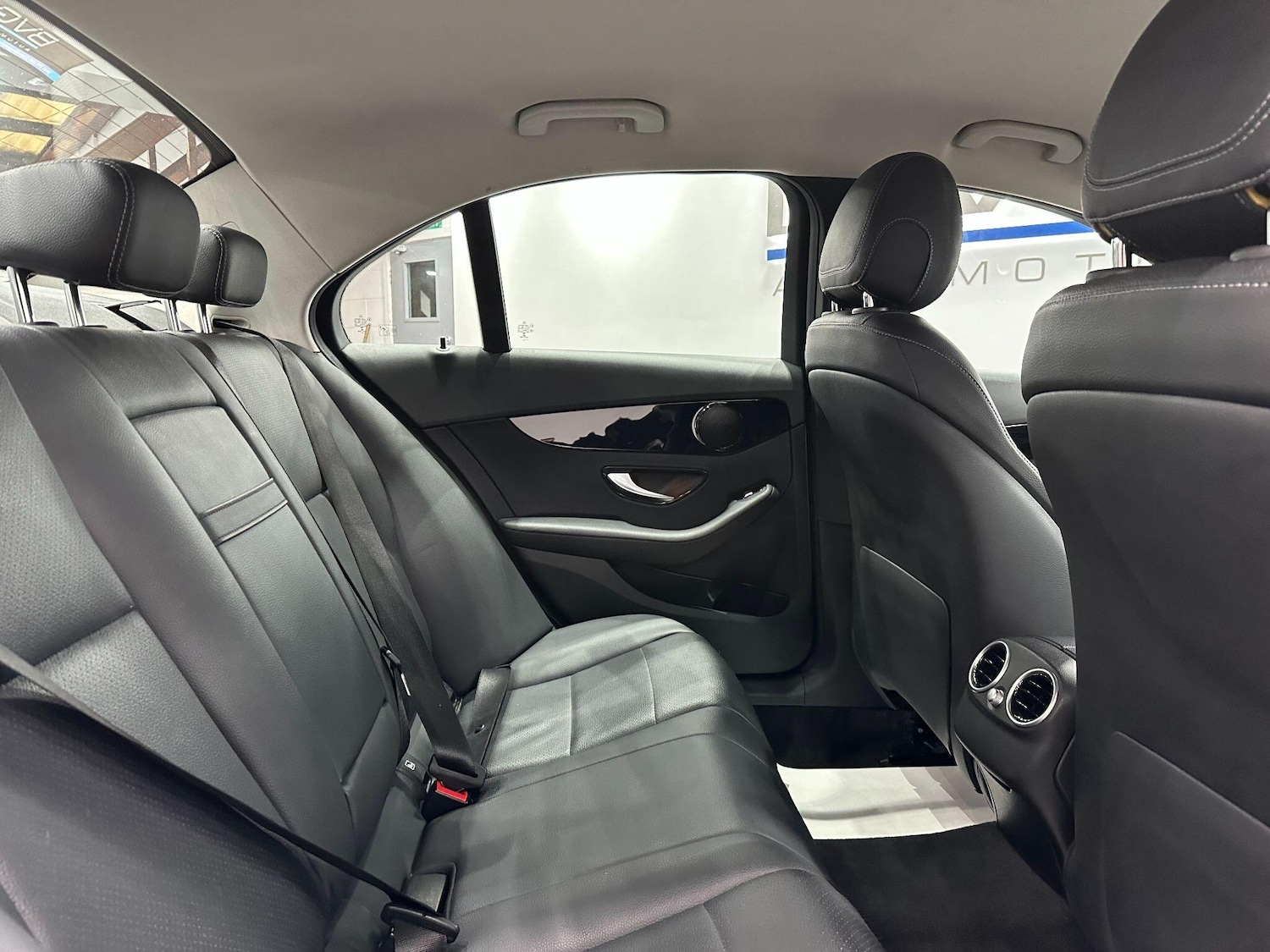 Used Mercedes-Benz C Class 2019 for sale - 76965188: Photo 60