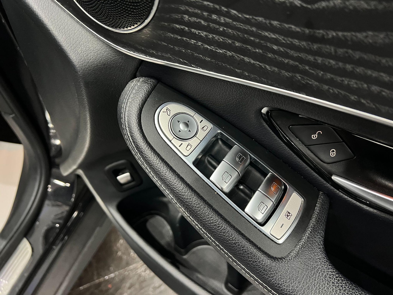 Used Mercedes-Benz GLC 2018 for sale - 76572271: Photo 32