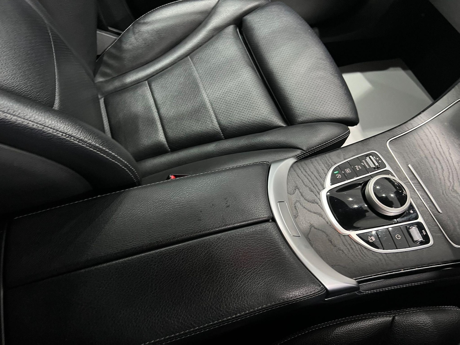 Used Mercedes-Benz GLC 2018 for sale - 76572271: Photo 36