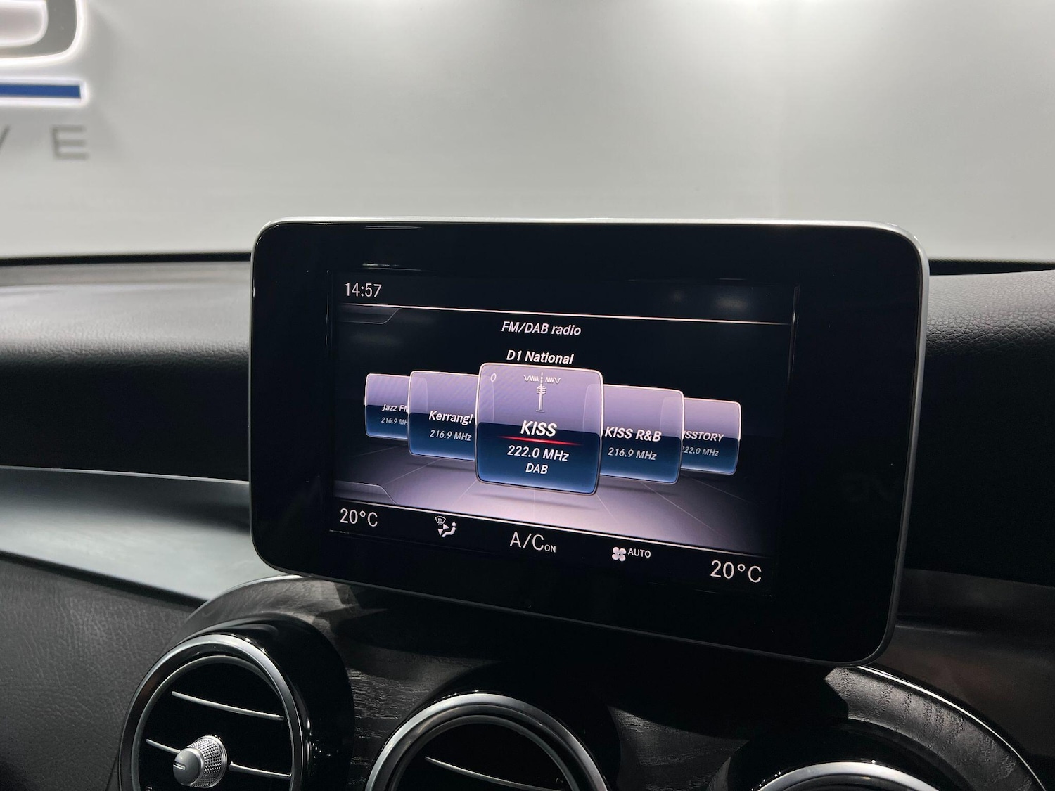 Used Mercedes-Benz GLC 2018 for sale - 76572271: Photo 42