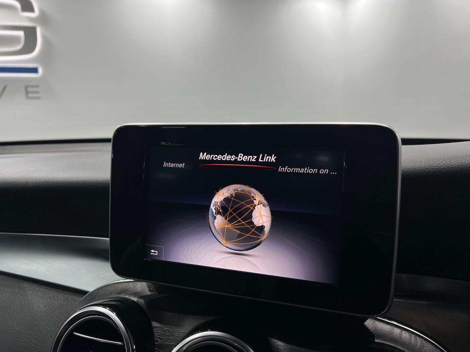 Used Mercedes-Benz GLC 2018 for sale - 76572271: Photo 45