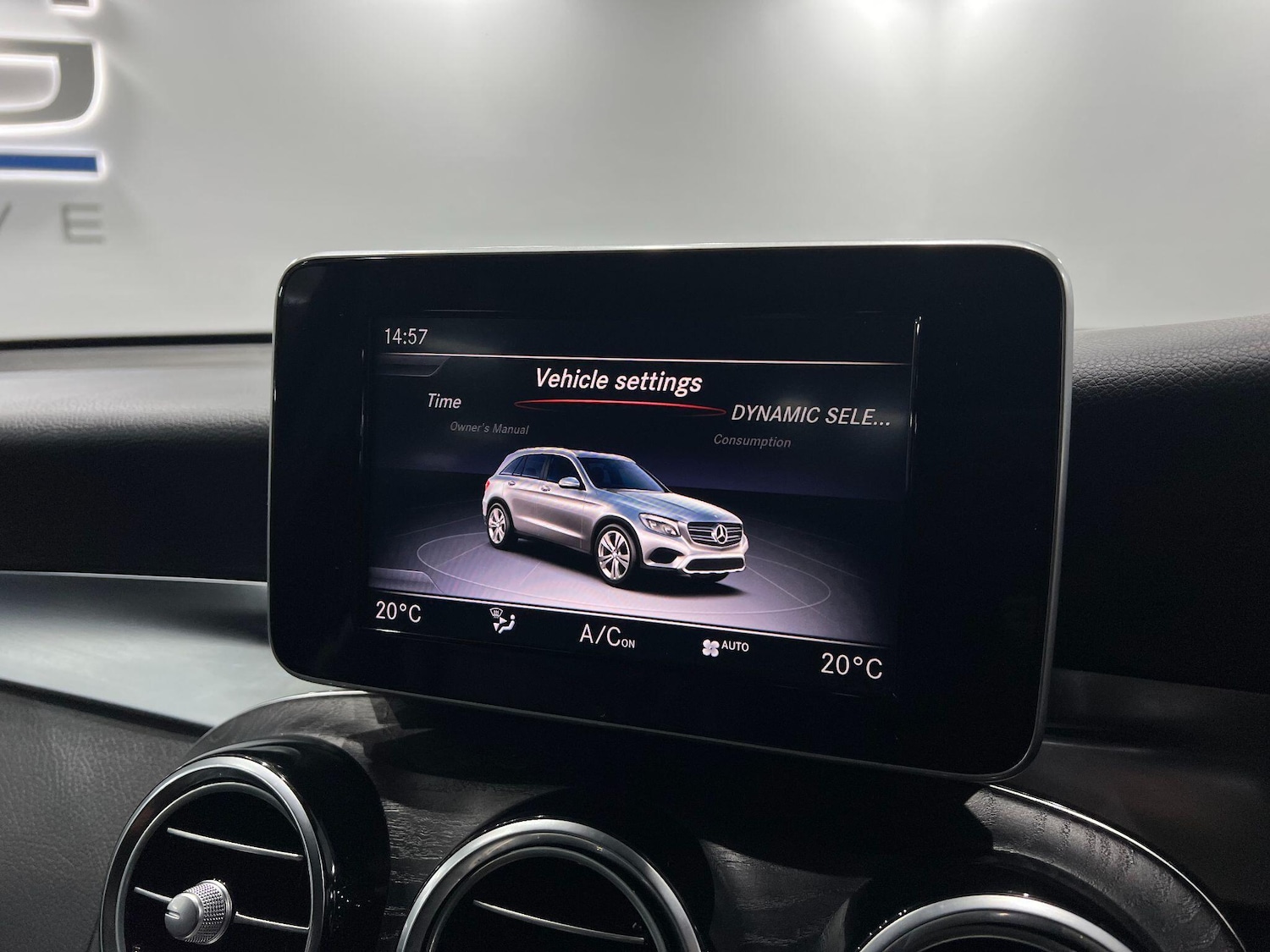 Used Mercedes-Benz GLC 2018 for sale - 76572271: Photo 46