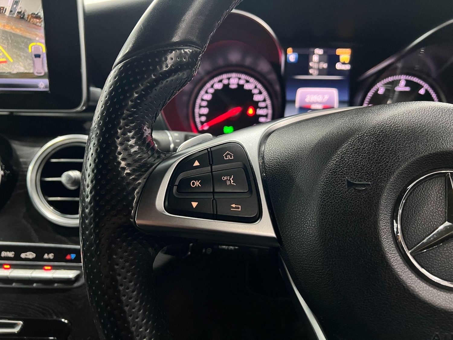 Used Mercedes-Benz GLC 2018 for sale - 76572271: Photo 51