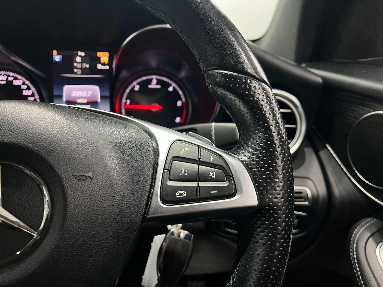 Used Mercedes-Benz GLC 2018 for sale - 76572271: Photo 52