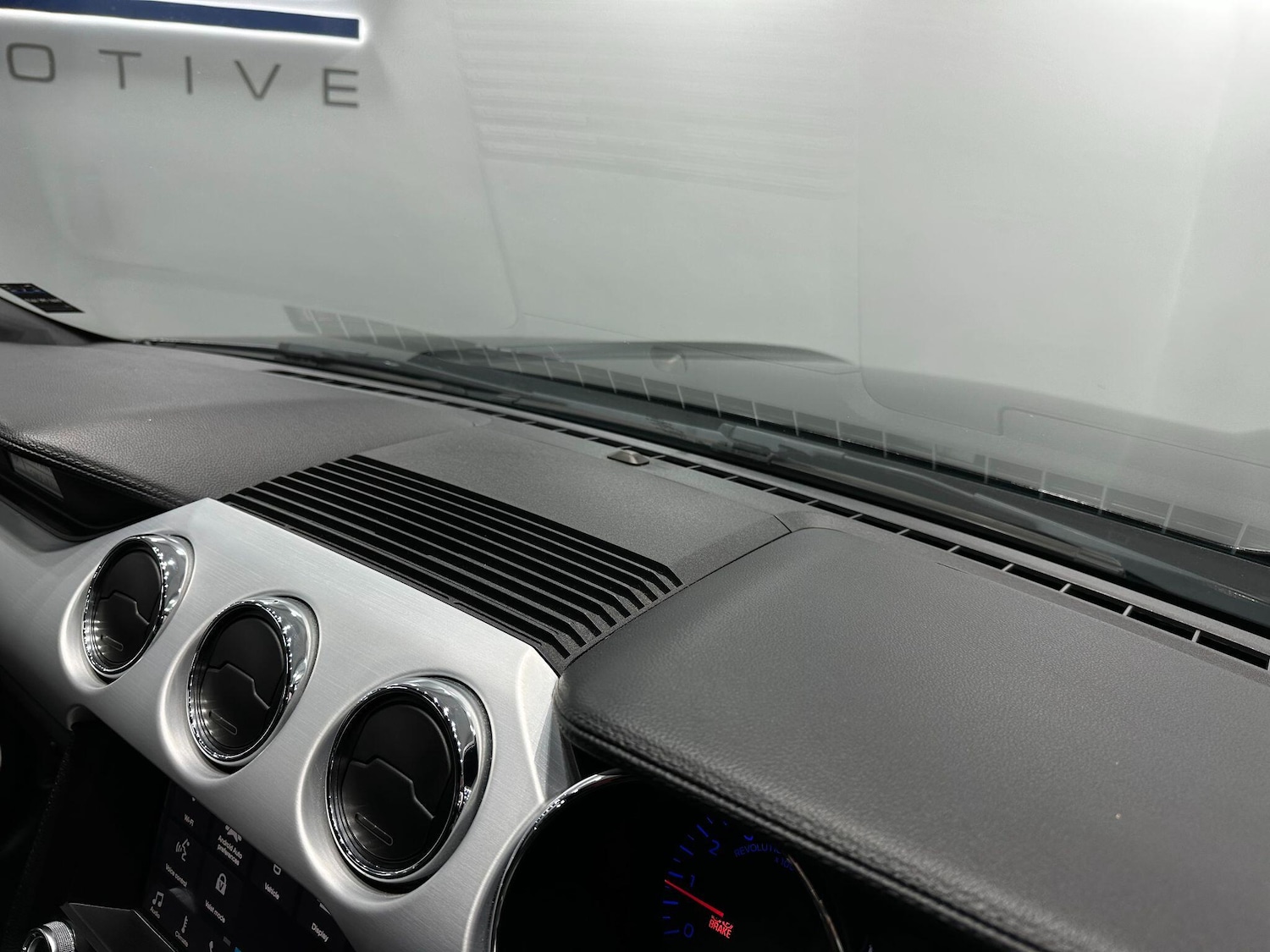 Used Ford Mustang 2017 for sale - 76499075: Photo 32