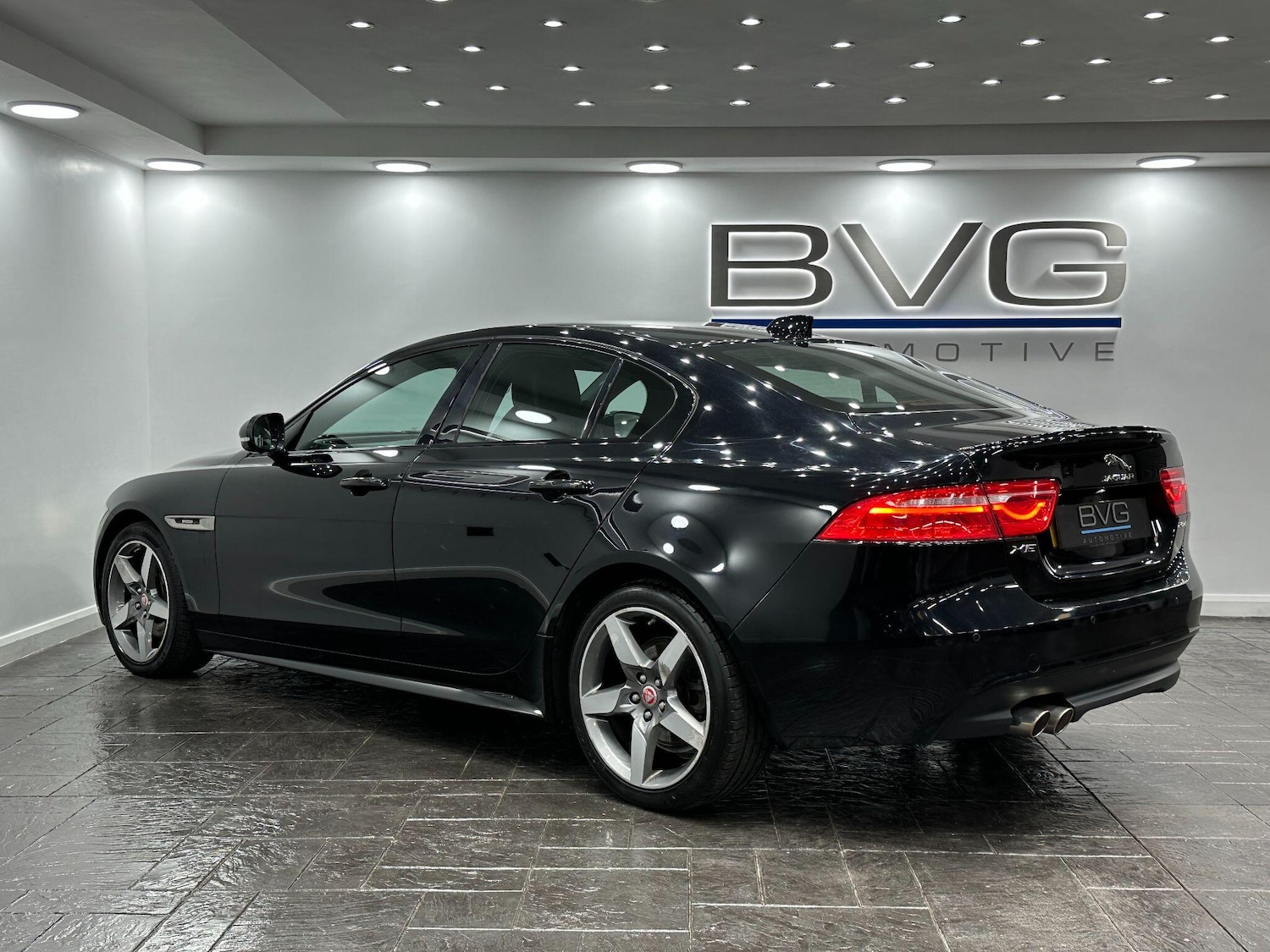 Used Jaguar XE 2018 for sale - 76122330: Photo 10