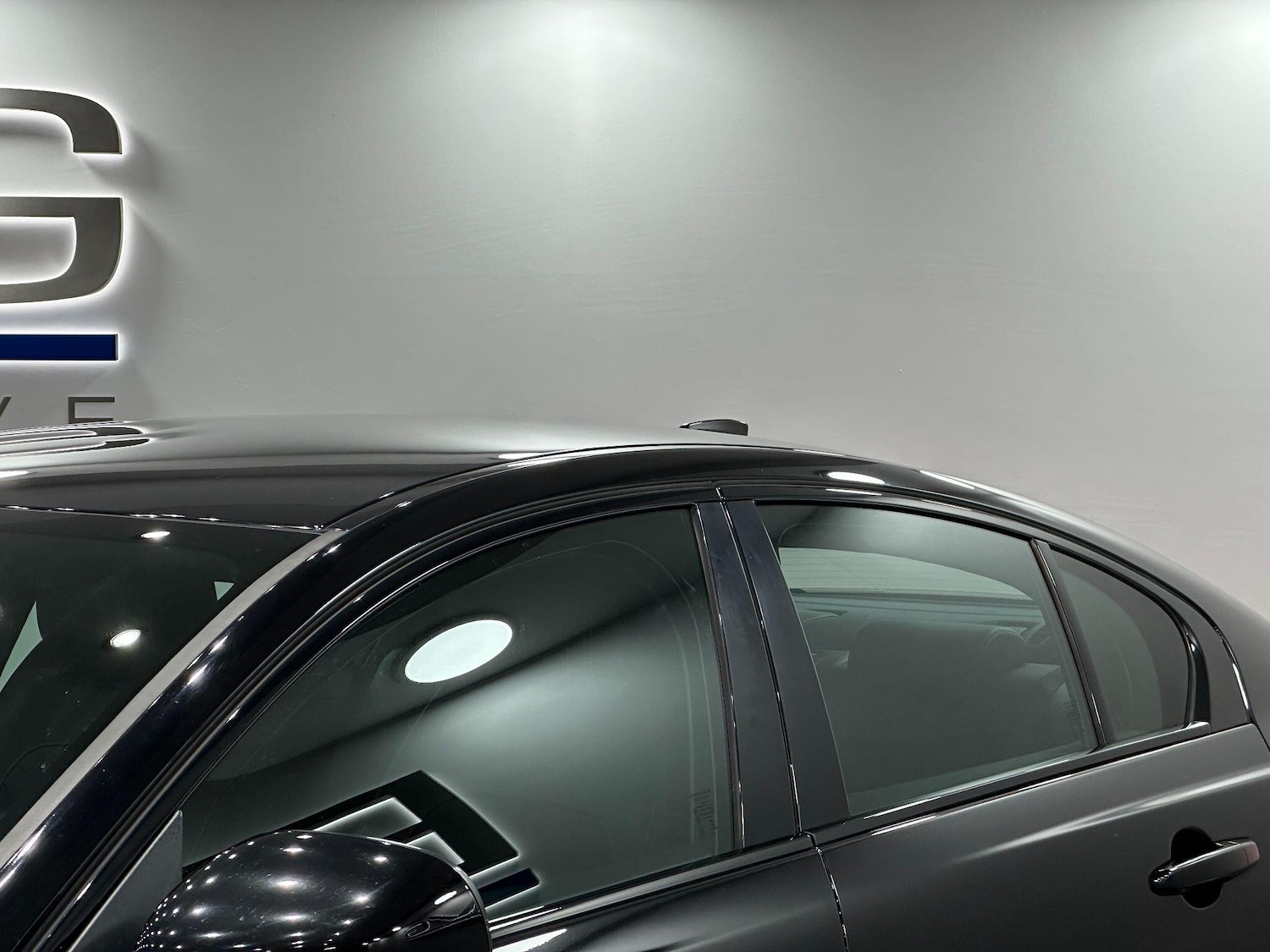 Used Jaguar XE 2018 for sale - 76122330: Photo 15