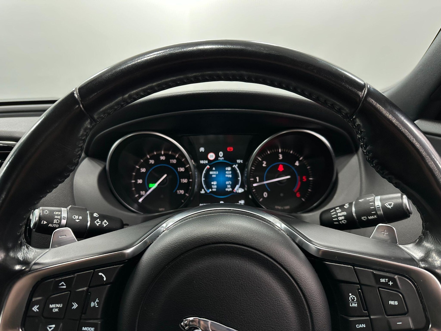 Used Jaguar XE 2018 for sale - 76122330: Photo 46