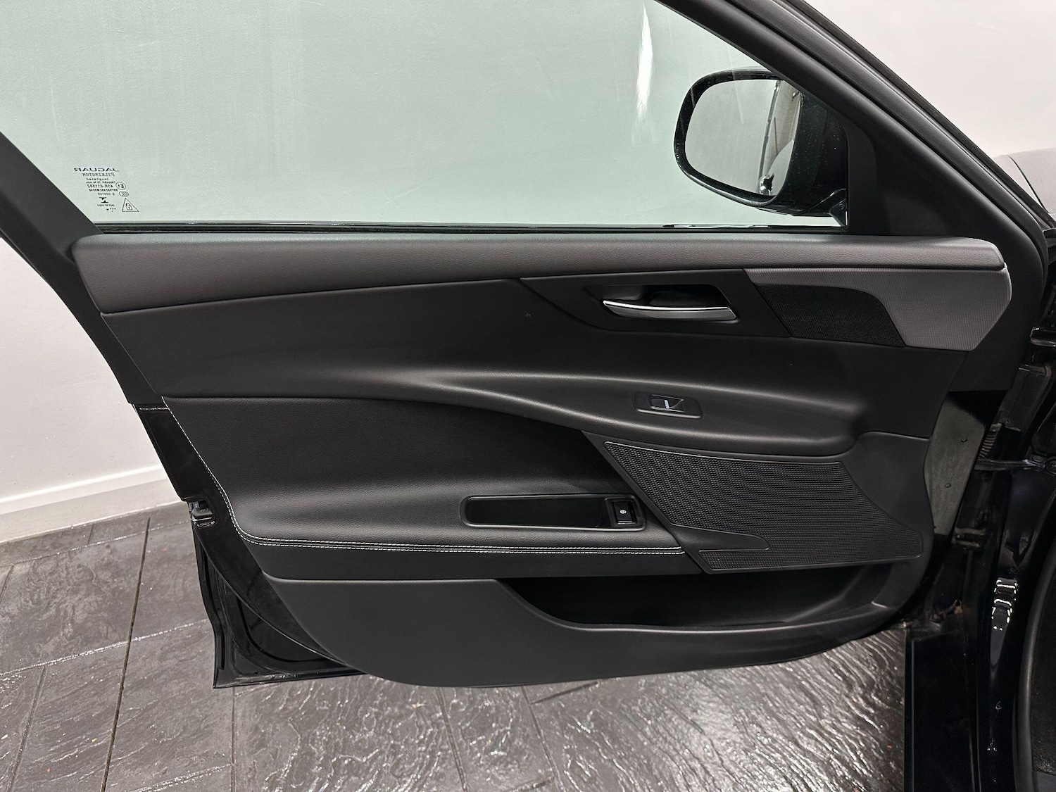 Used Jaguar XE 2018 for sale - 76122330: Photo 50