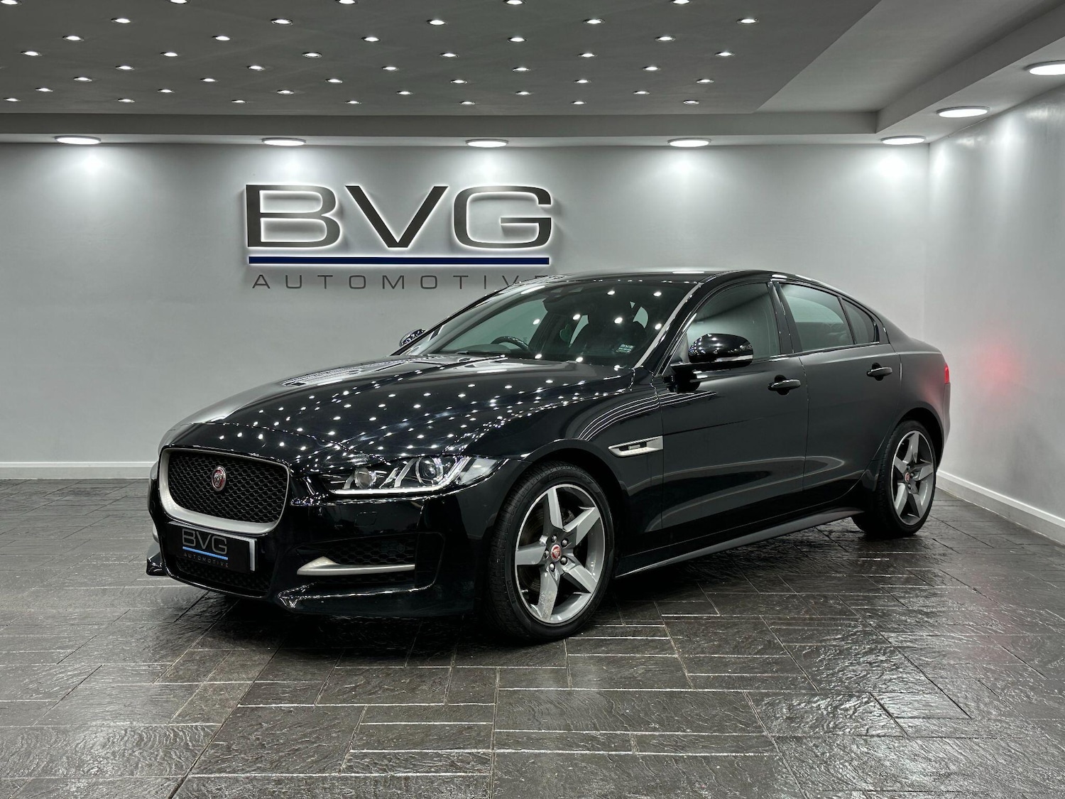 Used Jaguar XE 2018 for sale - 76122330: Photo 6
