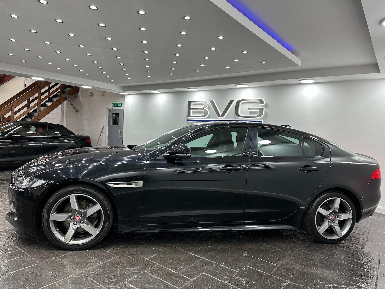 Used Jaguar XE 2018 for sale - 76122330: Photo 8