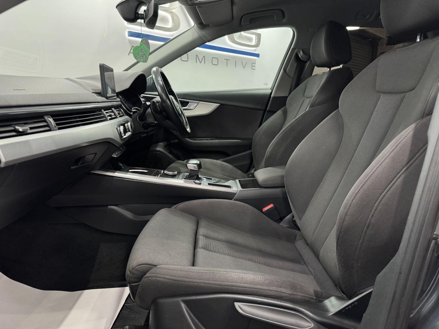 Used Audi A4 Avant for sale - 77646820: Photo 49