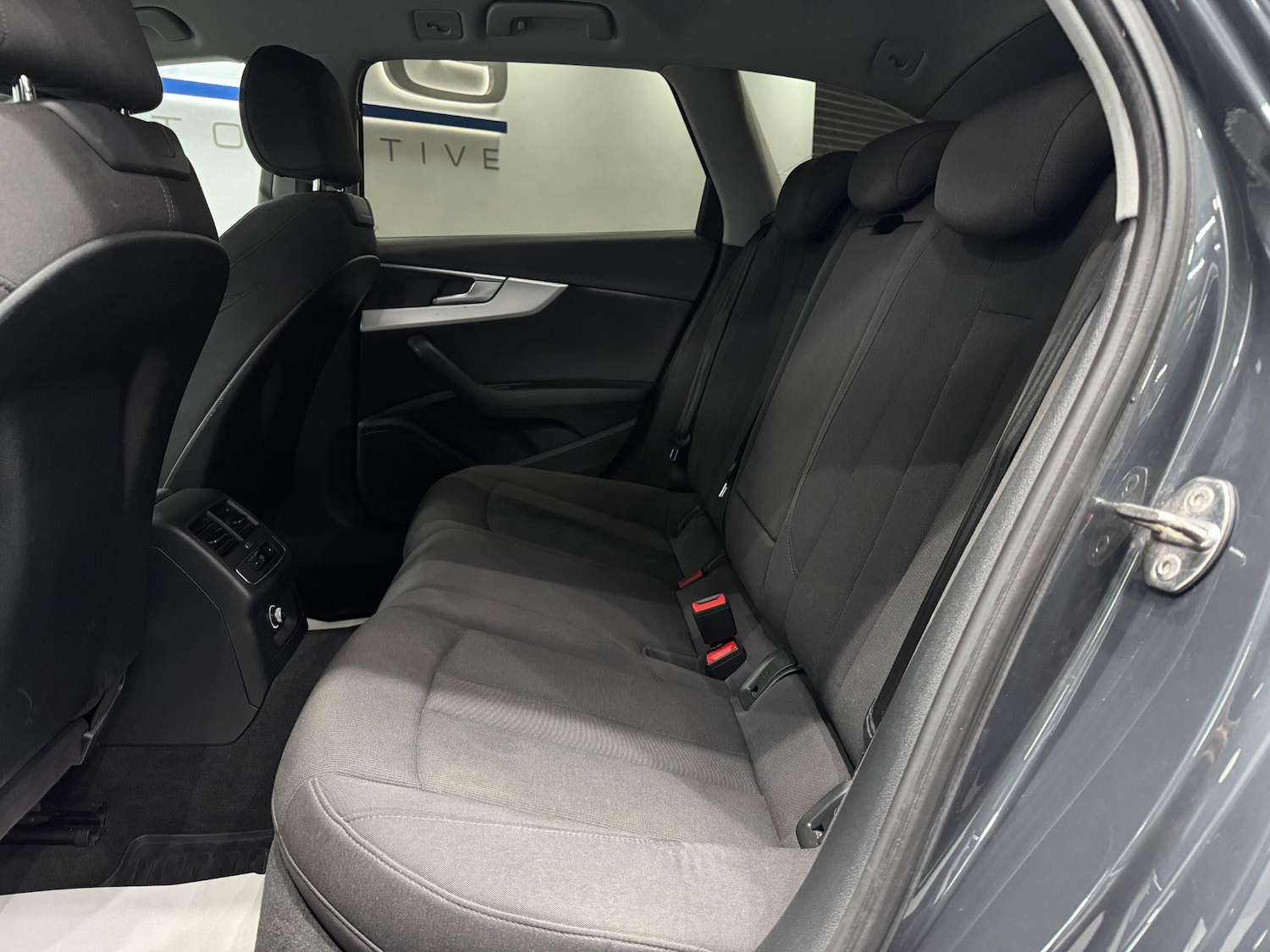 Used Audi A4 Avant for sale - 77646820: Photo 52