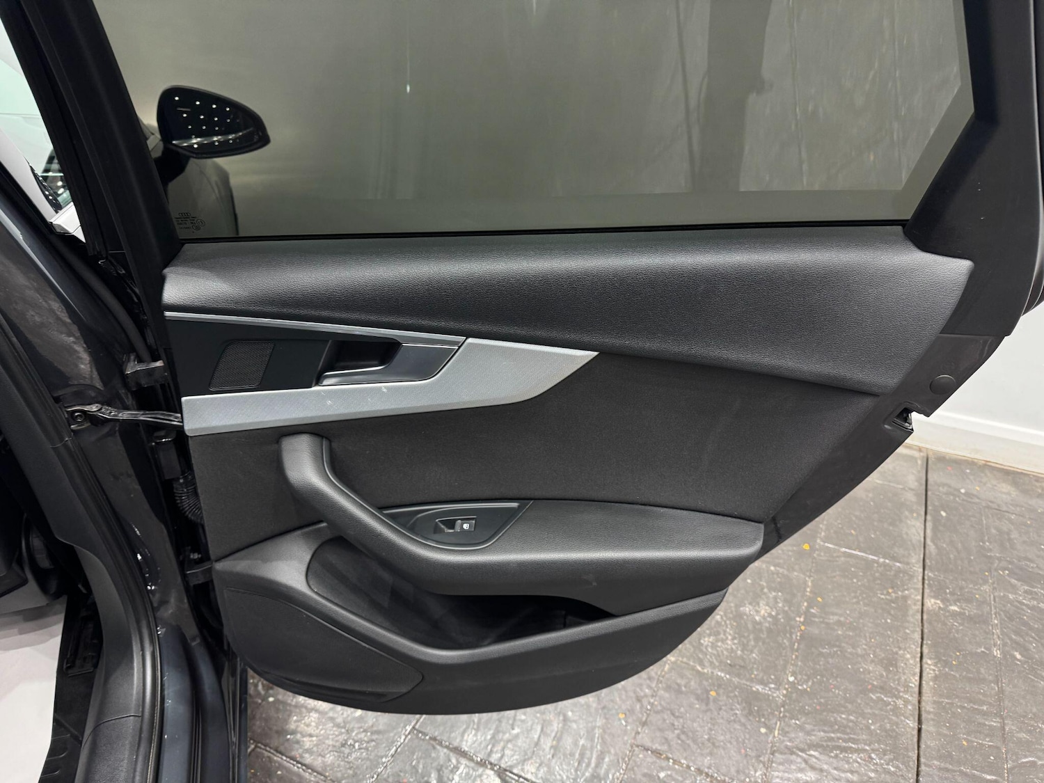 Used Audi A4 Avant for sale - 77646820: Photo 55