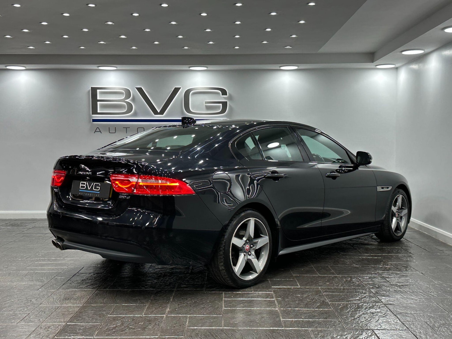 Used Jaguar XE 2018 for sale - 76832177: Photo 12