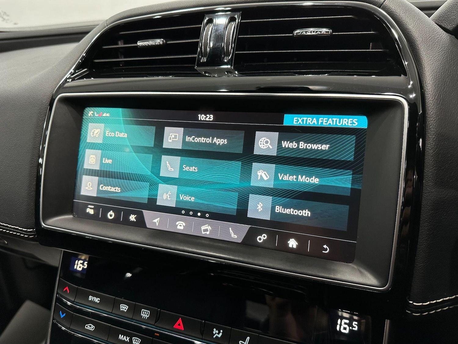 Used Jaguar XE 2018 for sale - 76832177: Photo 31