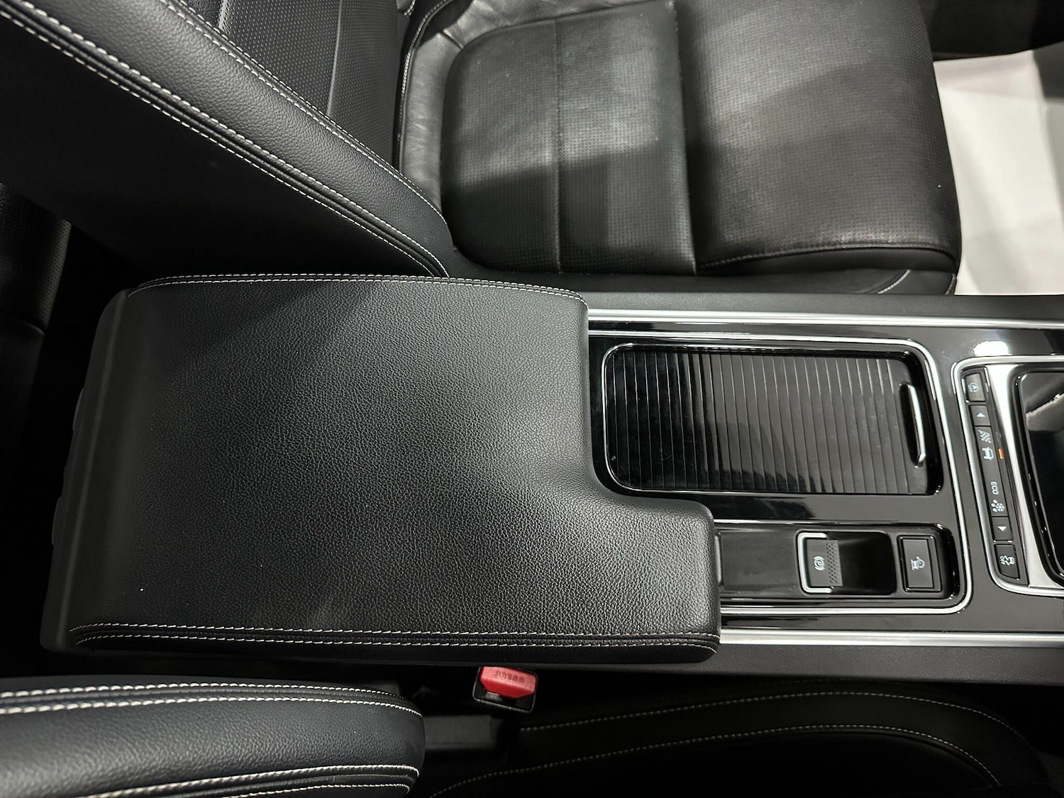 Used Jaguar XE 2018 for sale - 76832177: Photo 44