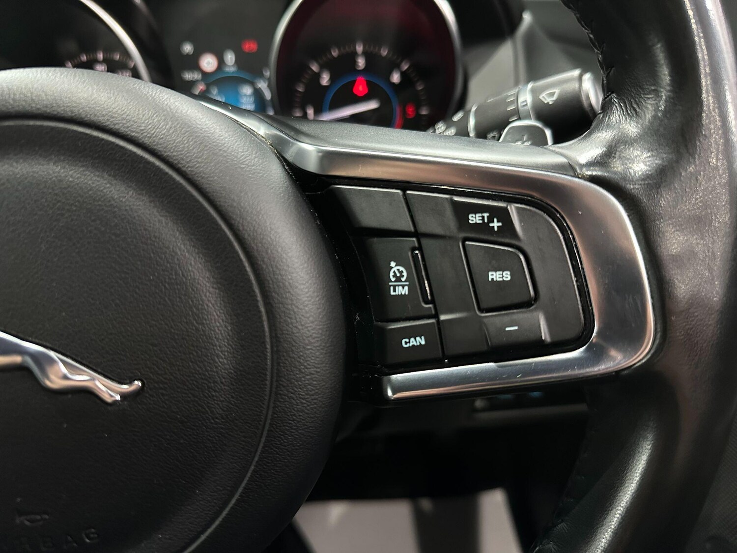 Used Jaguar XE 2018 for sale - 76832177: Photo 48