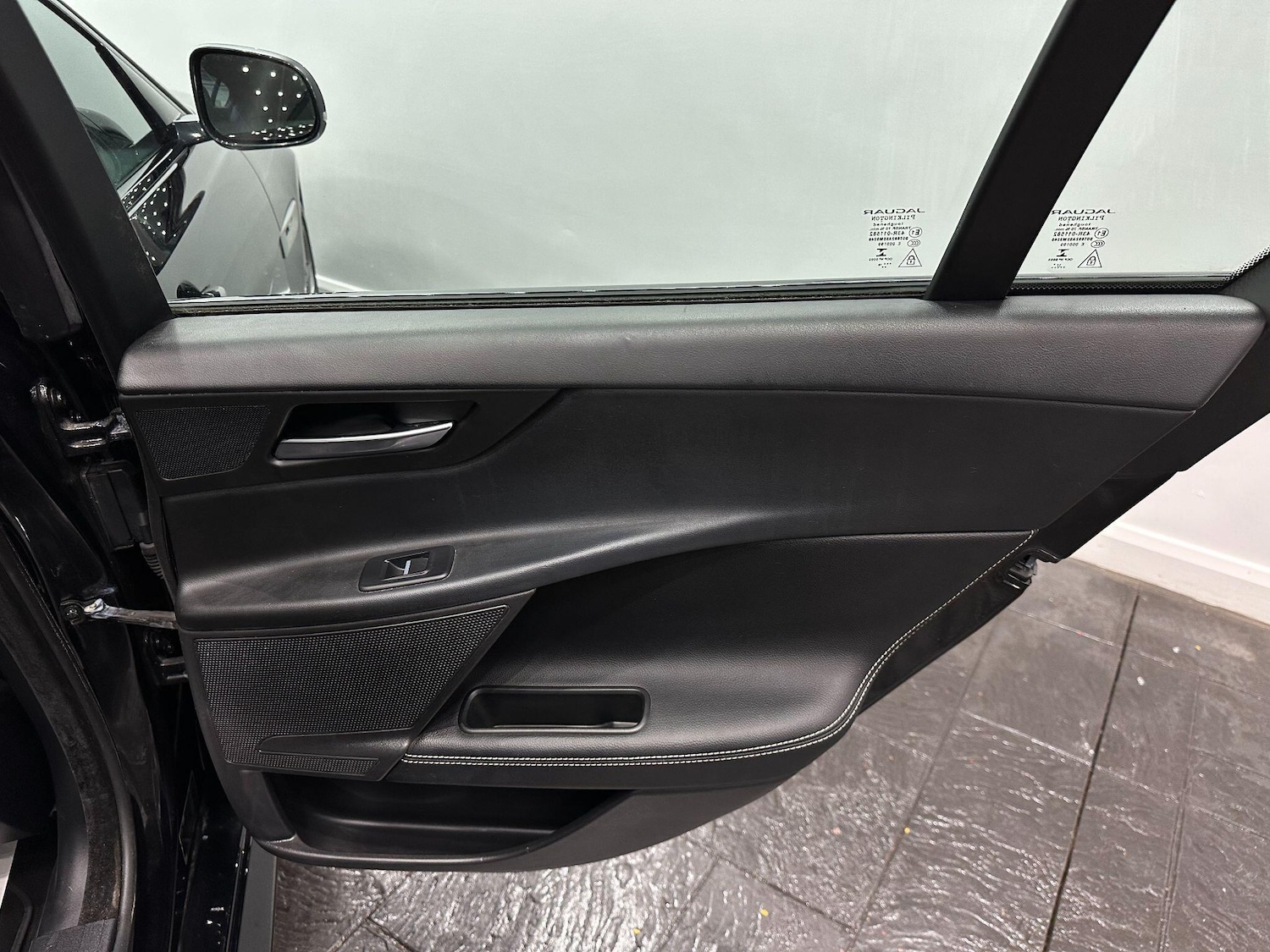 Used Jaguar XE 2018 for sale - 76832177: Photo 59