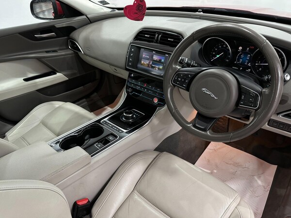 Used Jaguar XE 2017 for sale - 76326528: Photo 15