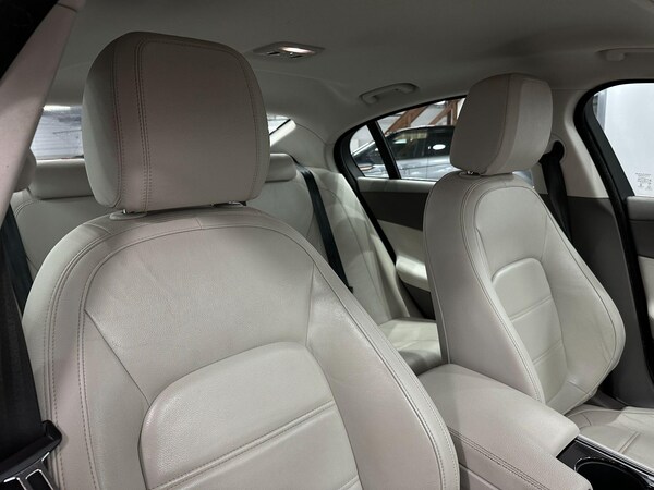 Used Jaguar XE 2017 for sale - 76326528: Photo 17