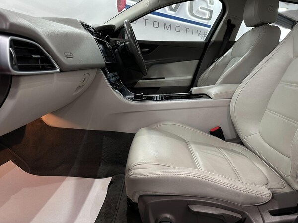 Used Jaguar XE 2017 for sale - 76326528: Photo 49