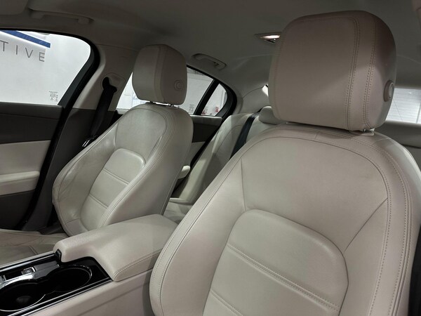 Used Jaguar XE 2017 for sale - 76326528: Photo 50