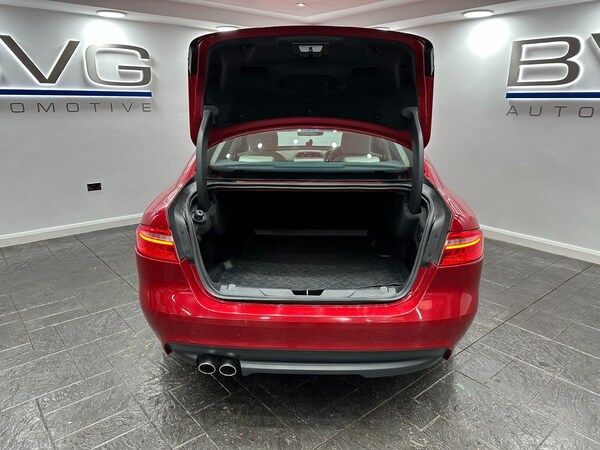 Used Jaguar XE 2017 for sale - 76326528: Photo 58