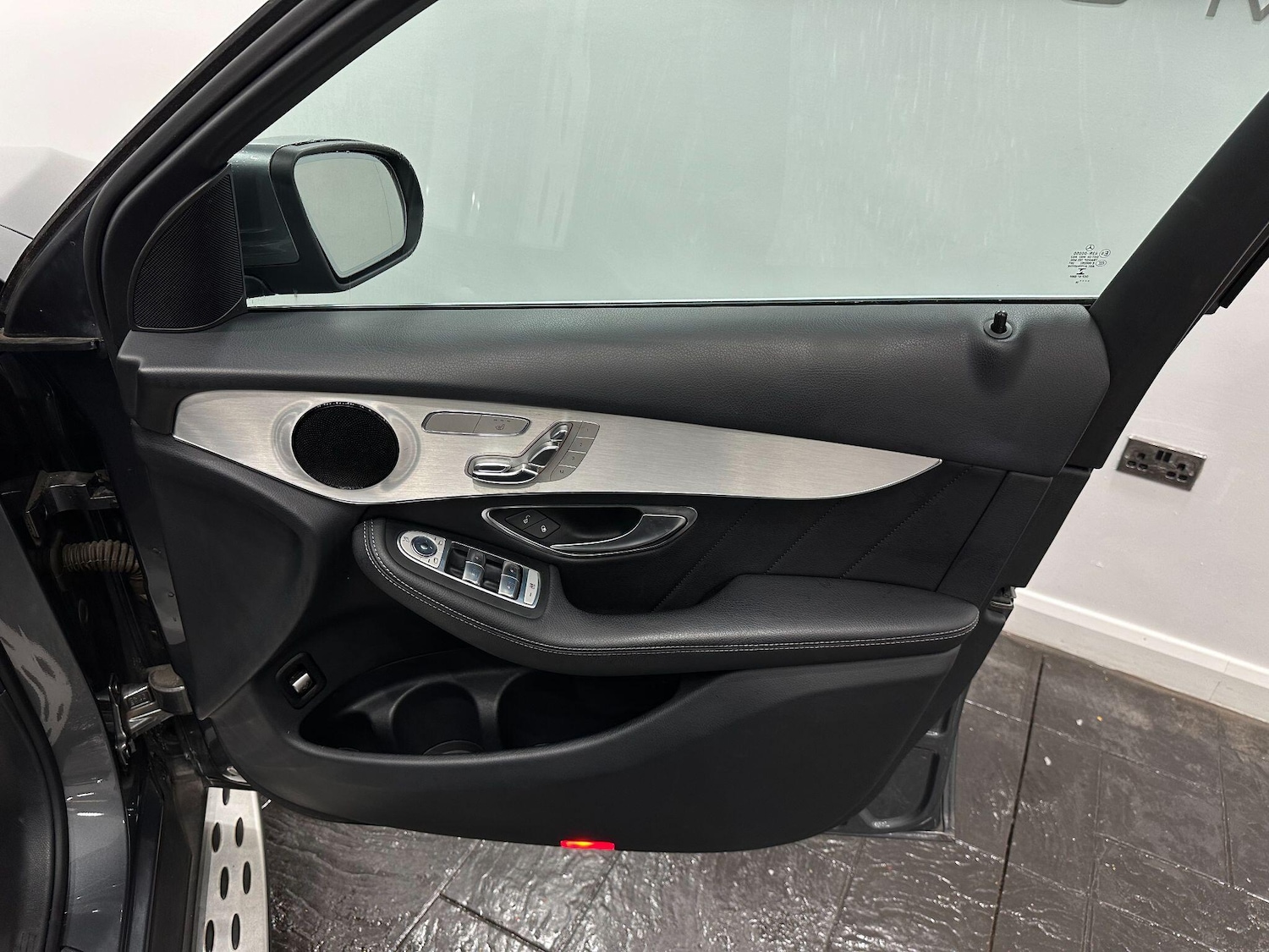 Used Mercedes-Benz GLC 2016 for sale - 76912801: Photo 26