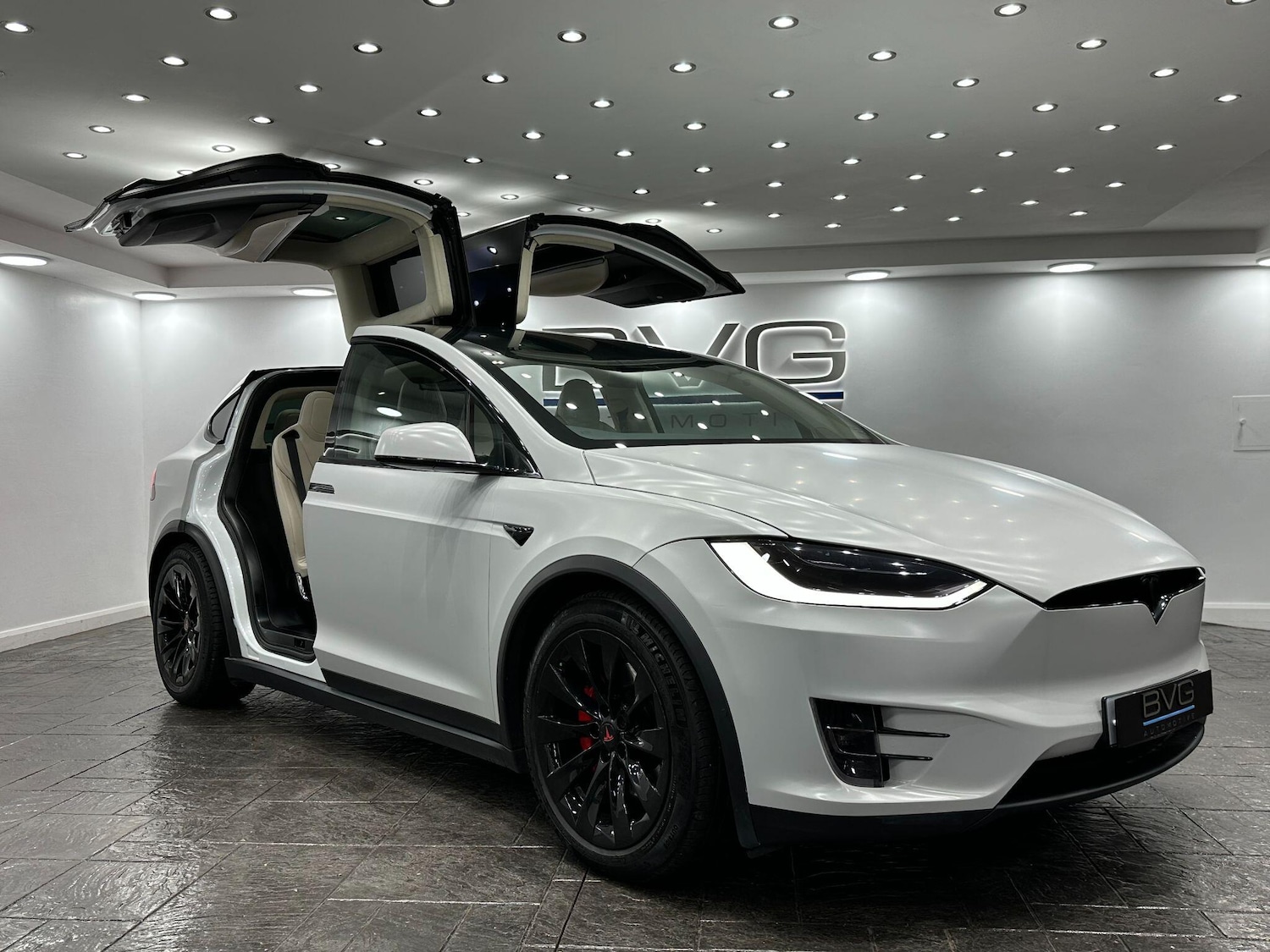Used Tesla Model X 2017 for sale - 76619964: Photo 5
