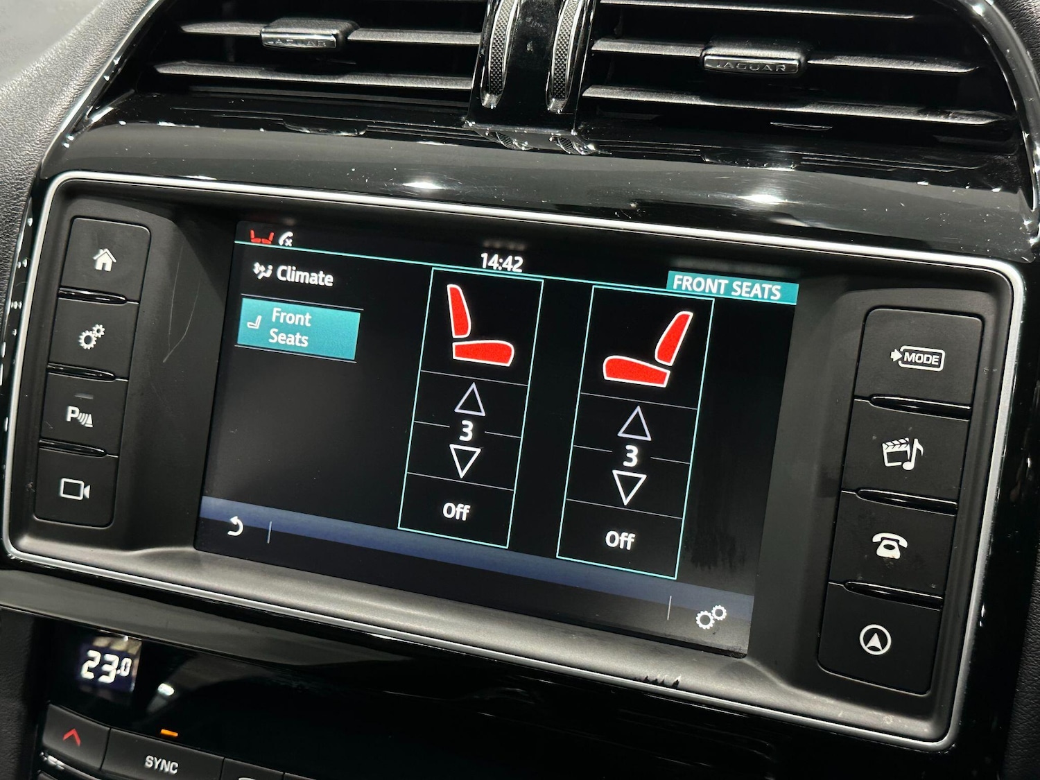 Used Jaguar F-Pace 2016 for sale - 76772033: Photo 15