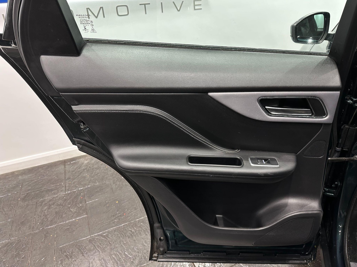 Used Jaguar F-Pace 2016 for sale - 76772033: Photo 25