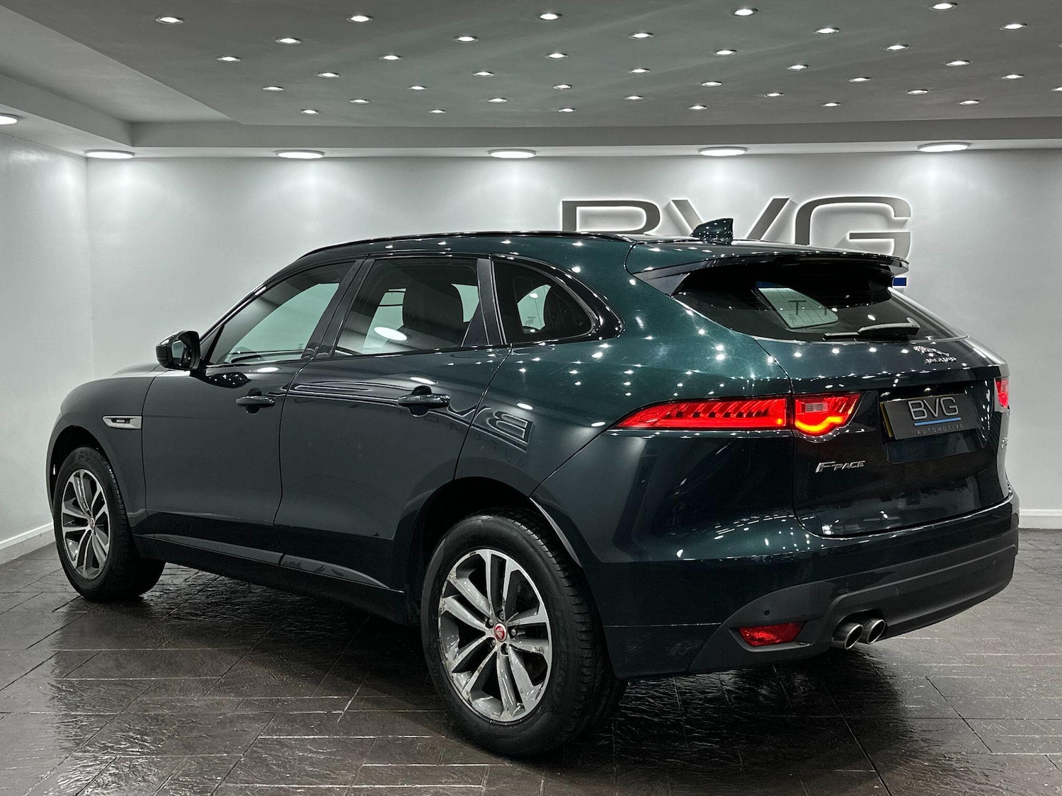 Used Jaguar F-Pace 2016 for sale - 76772033: Photo 3