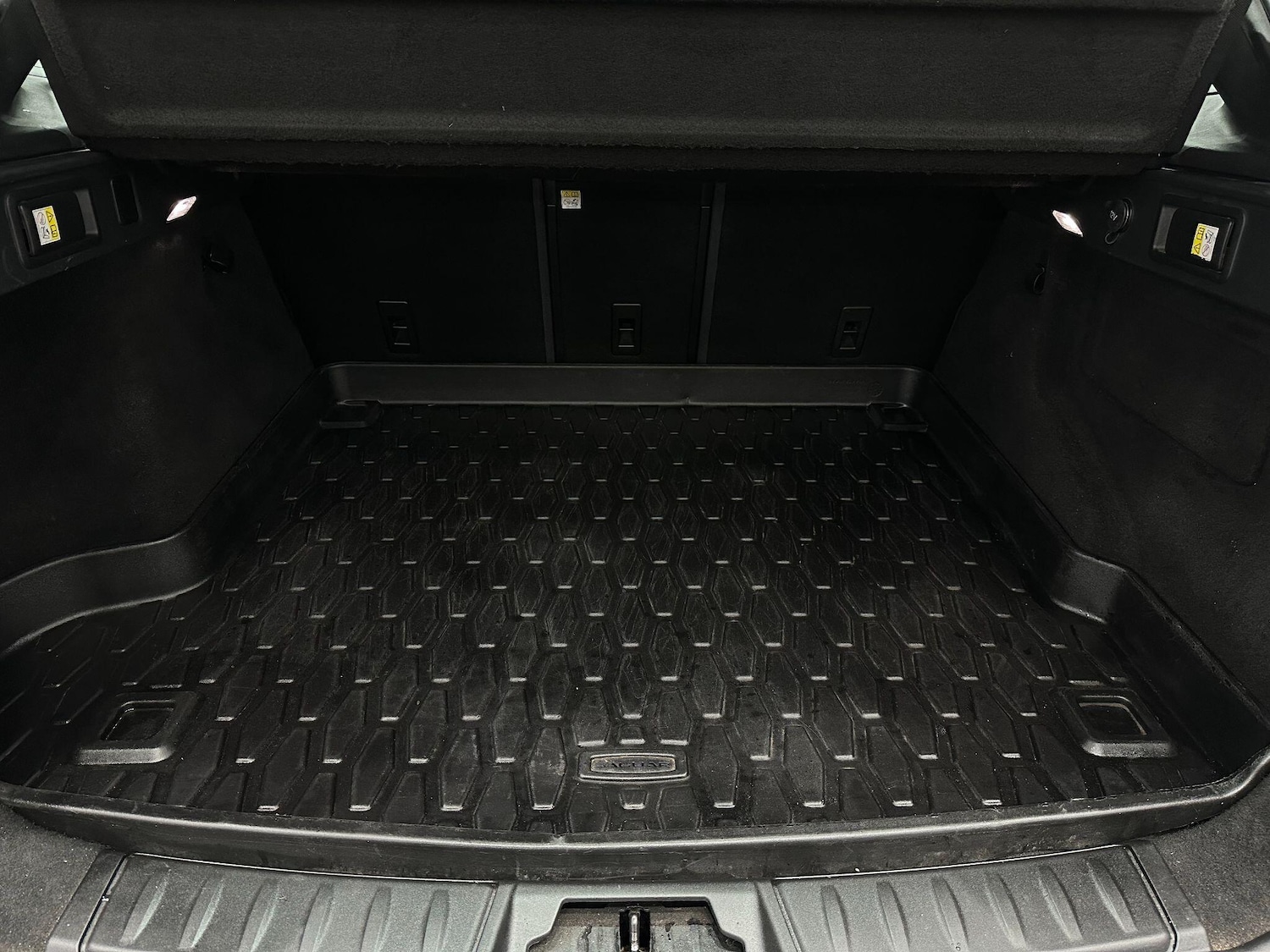 Used Jaguar F-Pace 2016 for sale - 76772033: Photo 30